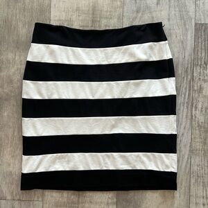 White House Black Market Pencil skirt